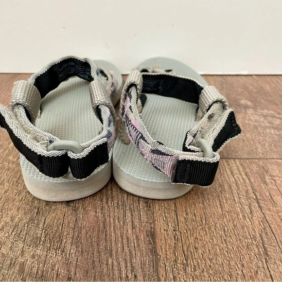 Teva  The Original Sandal Grey Geometric - Picture 3 of 7